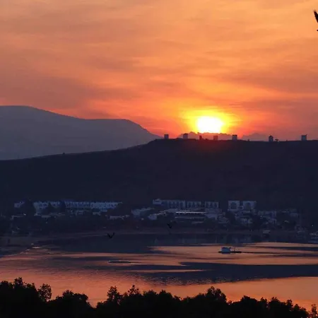 Luxury With Panoramic Sea View וילה